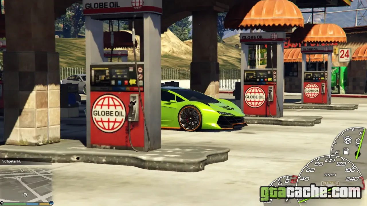 GTA 5 Fuel mod — refuelling a vehicle at a gas station